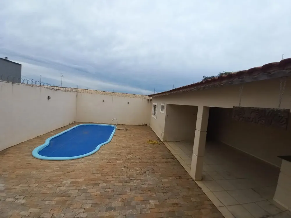 Casa, 4 quartos, 240 m² - Foto 1