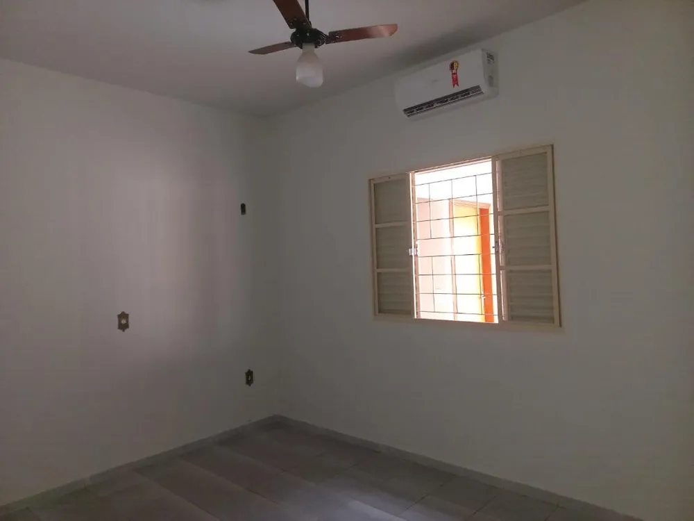 Casa, 4 quartos, 240 m² - Foto 4