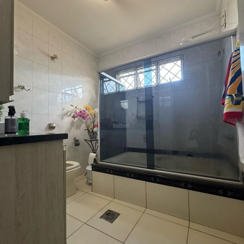 Chácara, 4 quartos, 1600 m² - Foto 1