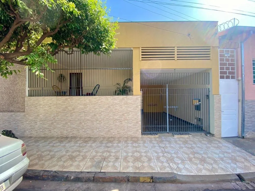 Casa, 3 quartos, 244 m² - Foto 3