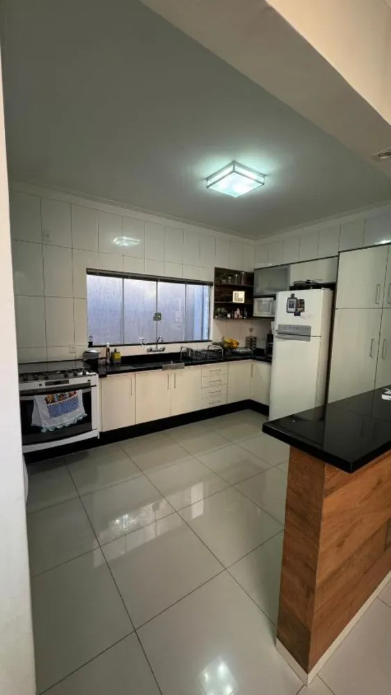 Casa, 3 quartos, 143 m² - Foto 2