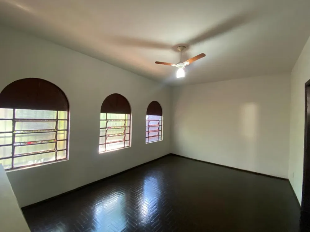 Casa, 3 quartos, 217 m² - Foto 4