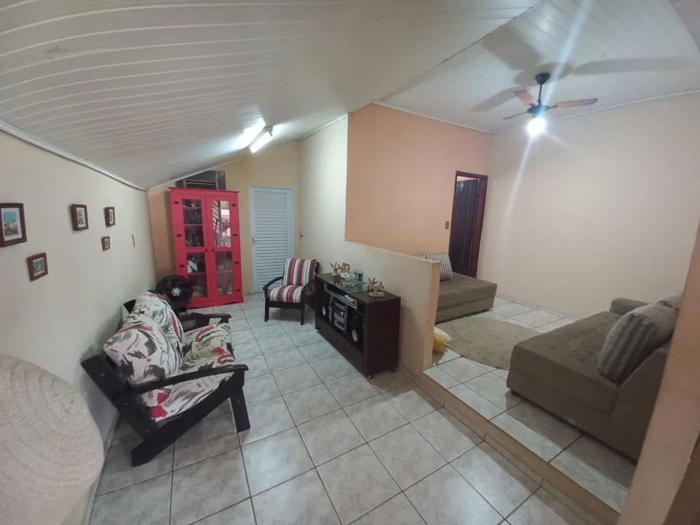 Casa, 4 quartos, 210 m² - Foto 1