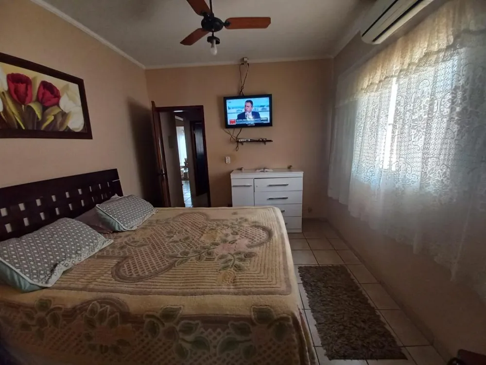 Casa, 4 quartos, 210 m² - Foto 2