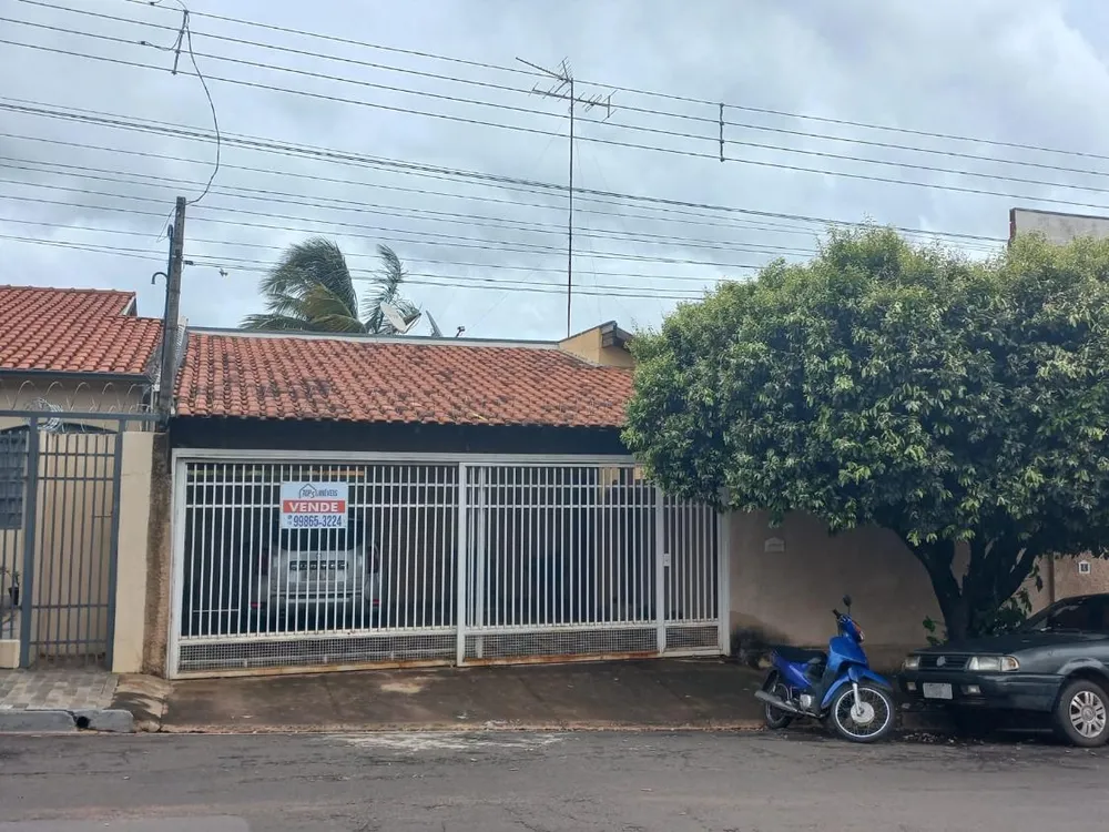 Casa, 4 quartos, 210 m² - Foto 1