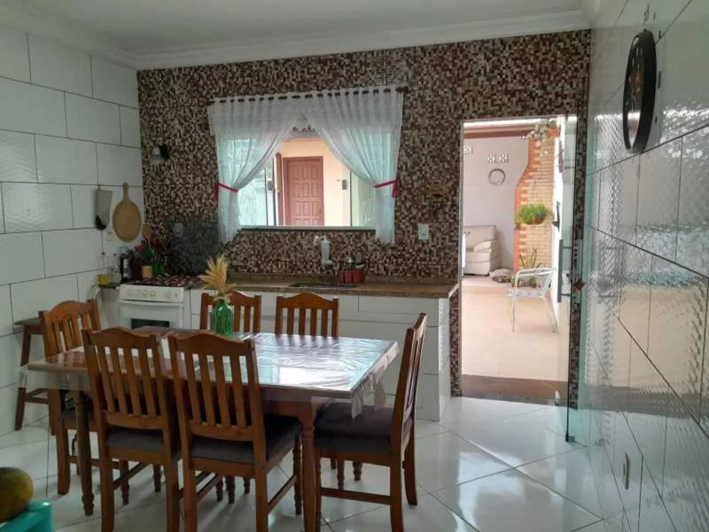 Casa, 4 quartos, 152 m² - Foto 1