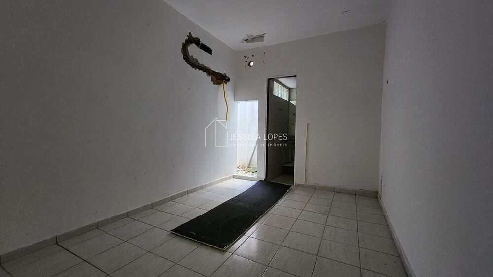 Casa à venda com 6 quartos, 310m² - Foto 2