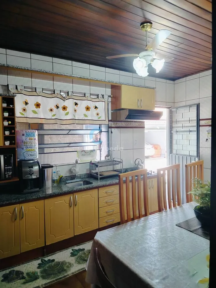 Casa, 4 quartos, 168 m² - Foto 1