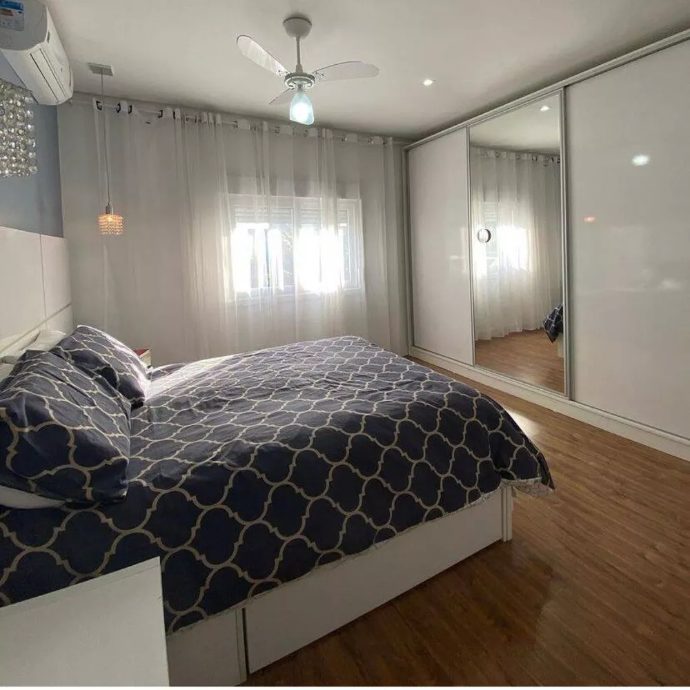 Casa à venda com 3 quartos, 194m² - Foto 4