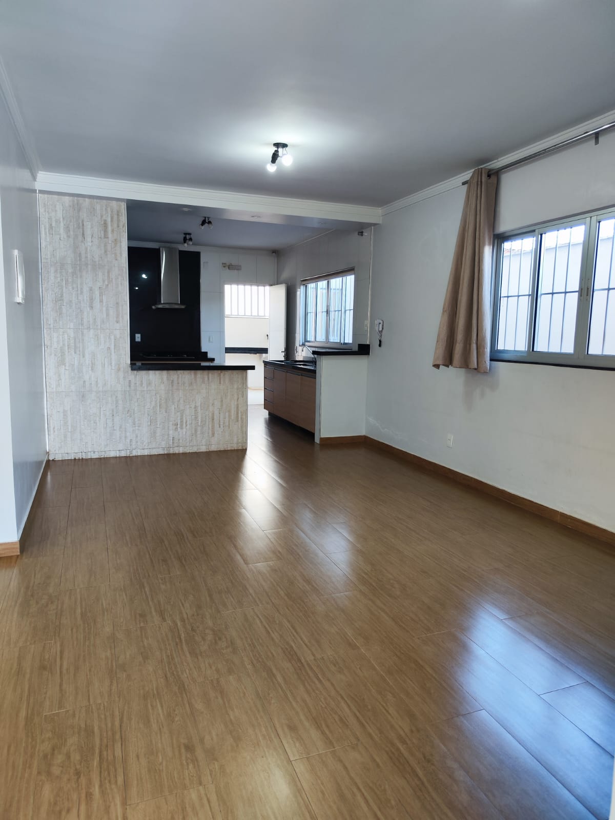 Casa à venda com 3 quartos, 217m² - Foto 2