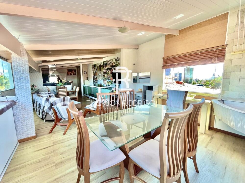 Casa à venda com 3 quartos, 210m² - Foto 20