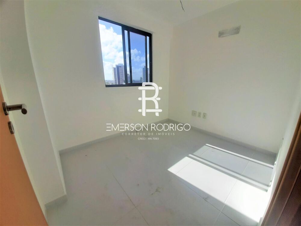 Apartamento à venda com 3 quartos, 130m² - Foto 2