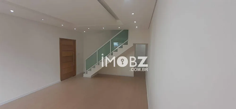Casa, 3 quartos, 250 m² - Foto 1