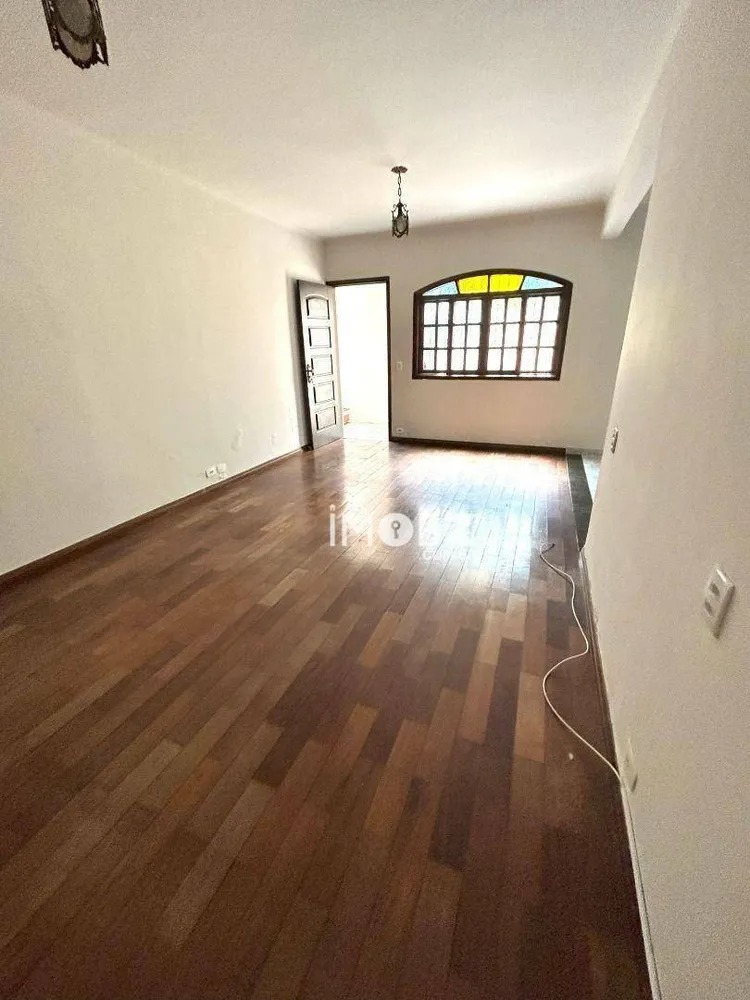 Casa, 3 quartos, 210 m² - Foto 2