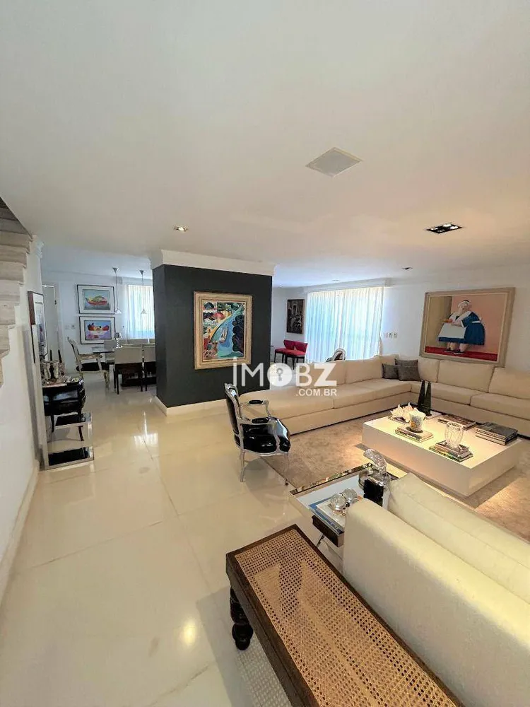 Apartamento, 3 quartos, 270 m² - Foto 2