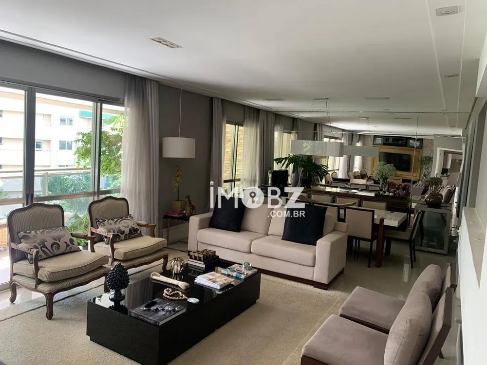 Apartamento, 3 quartos, 212 m² - Foto 1