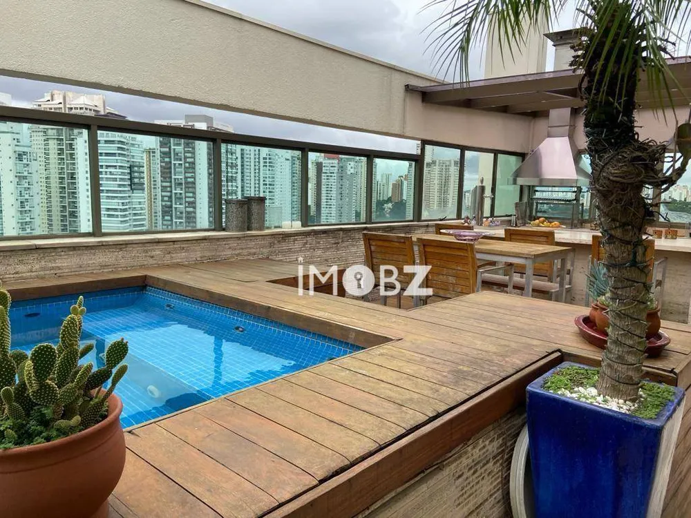 Cobertura, 3 quartos, 240 m² - Foto 1