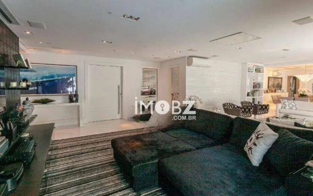Apartamento, 3 quartos, 247 m² - Foto 1