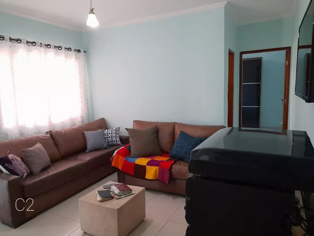 Casa à venda com 4 quartos, 180m² - Foto 1