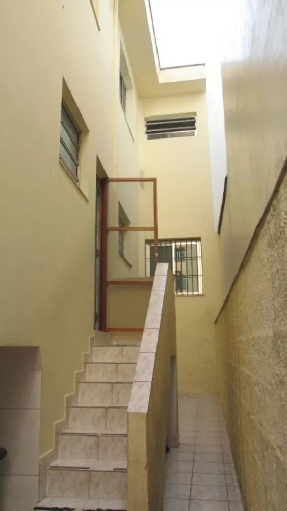 Sobrado à venda com 3 quartos, 200m² - Foto 4