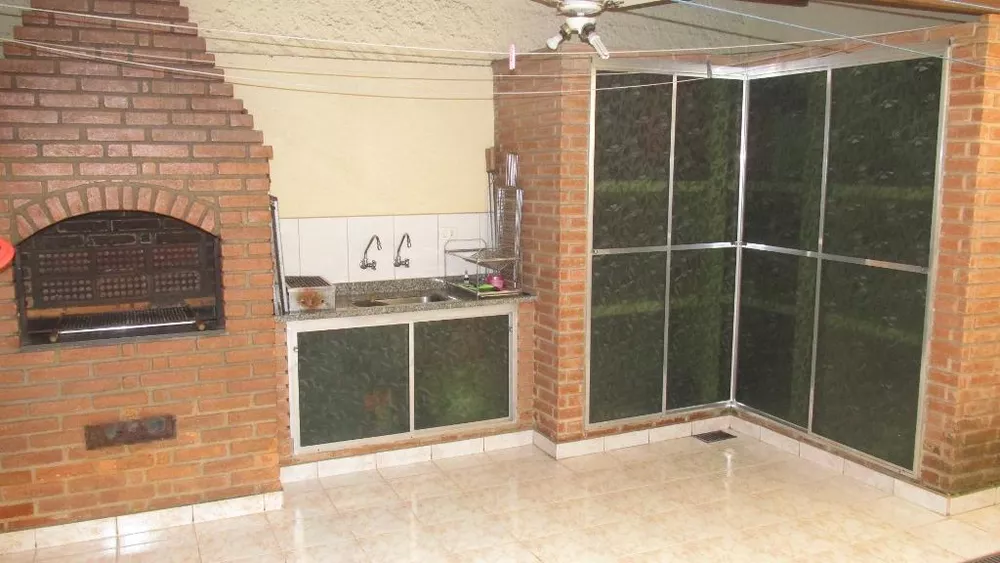 Sobrado à venda com 3 quartos, 200m² - Foto 3