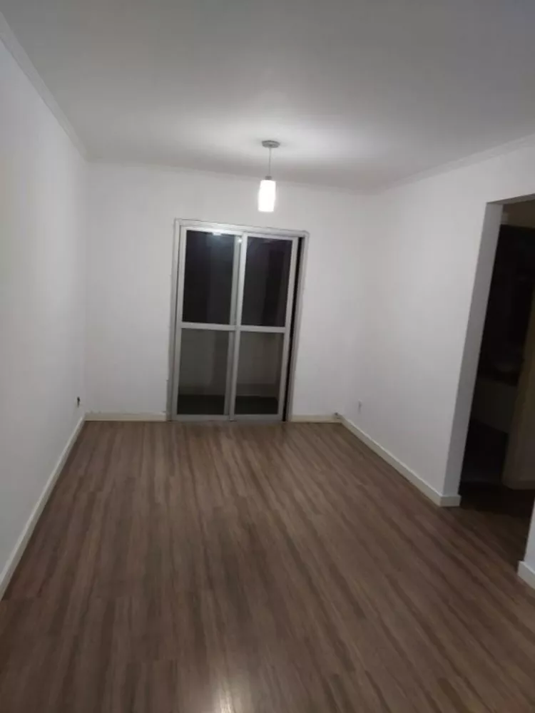 Apartamento para alugar com 2 quartos, 57m² - Foto 4