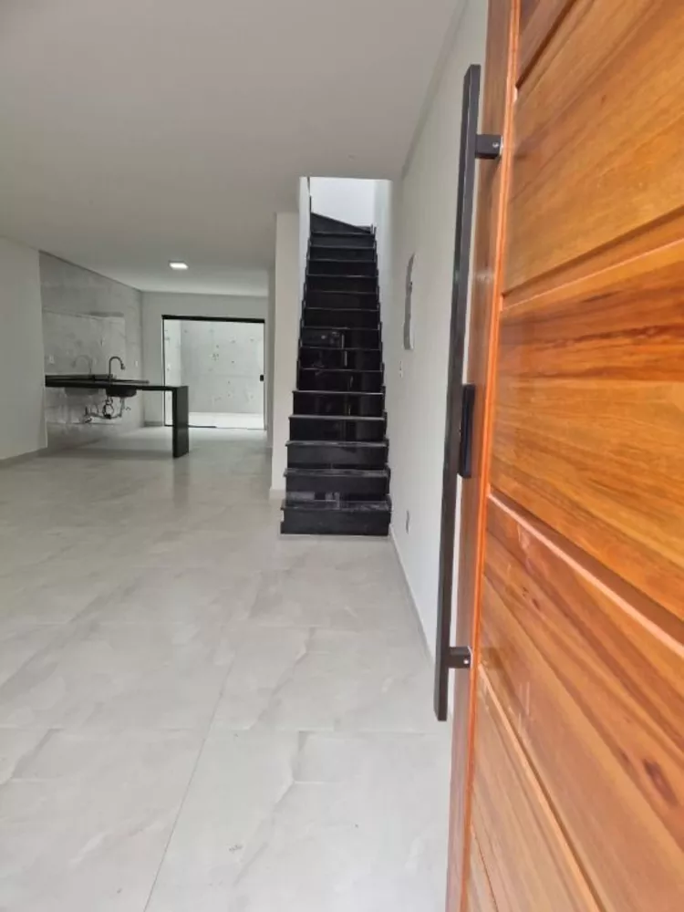 Sobrado à venda com 3 quartos, 117m² - Foto 1