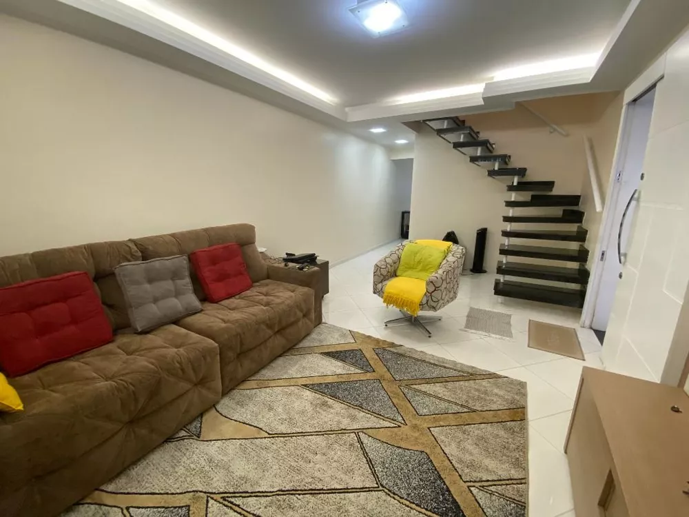 Sobrado à venda com 2 quartos, 171m² - Foto 1