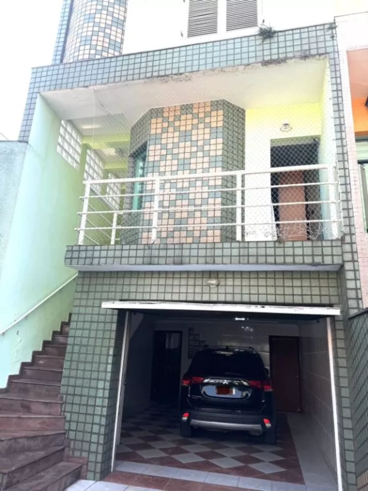 Sobrado à venda com 3 quartos, 225m² - Foto 1