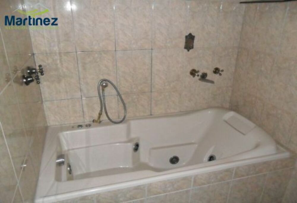 Casa, 3 quartos, 243 m² - Foto 2