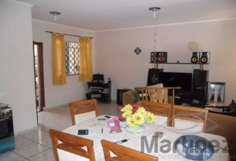 Casa à venda com 3 quartos, 150m² - Foto 2