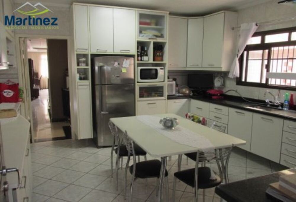 Sobrado, 3 quartos, 346 m² - Foto 1