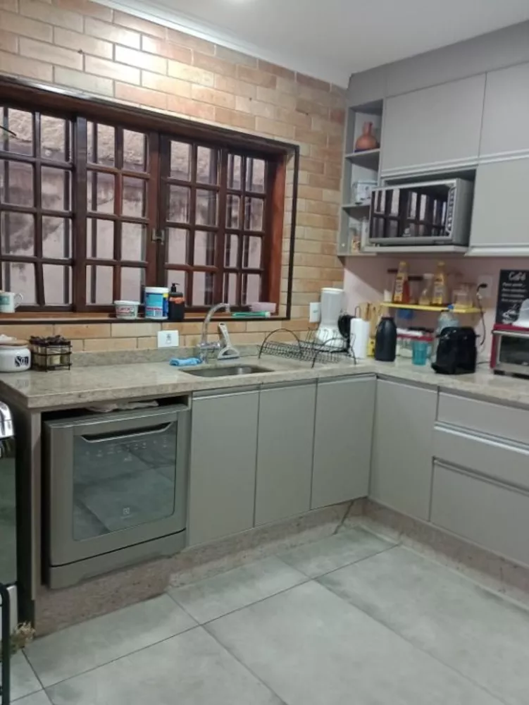 Sobrado à venda com 3 quartos, 110m² - Foto 1