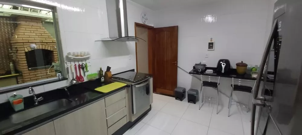 Sobrado à venda com 3 quartos, 217m² - Foto 4