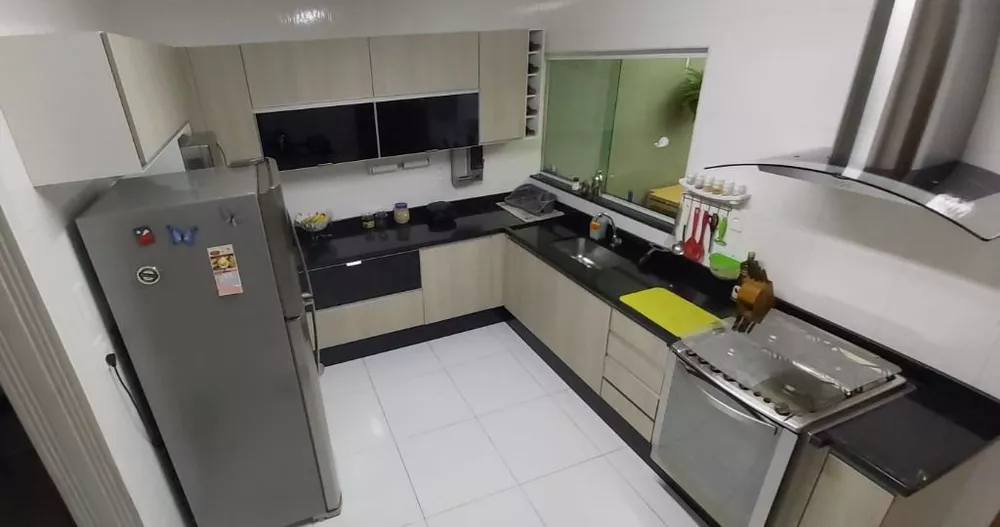 Sobrado à venda com 3 quartos, 217m² - Foto 3