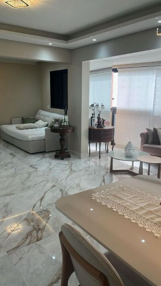 Apartamento à venda com 3 quartos, 123m² - Foto 1