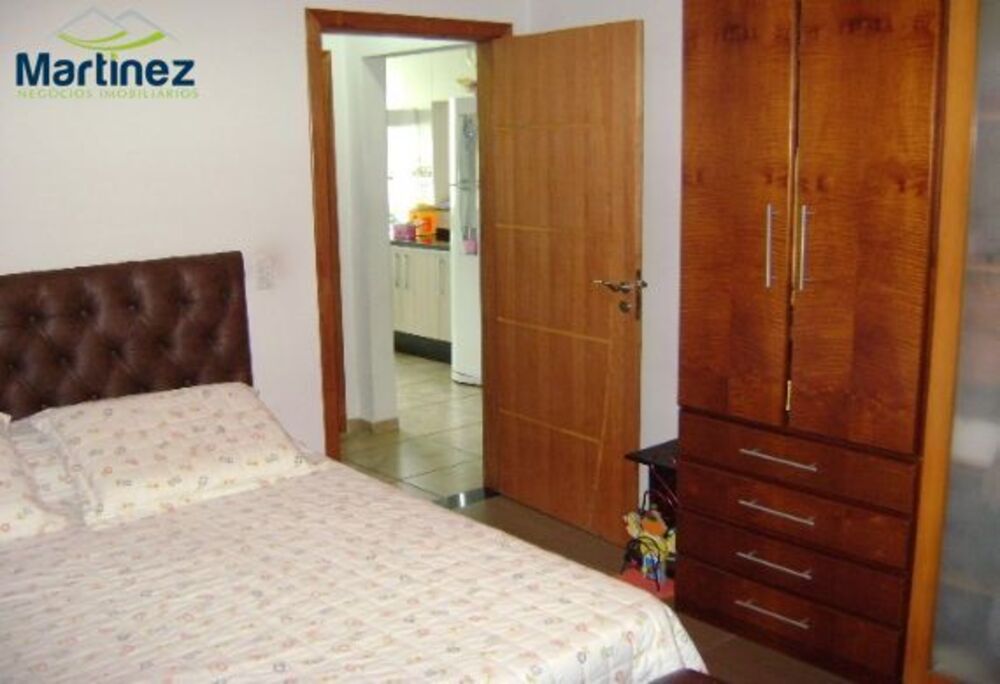 Casa, 3 quartos, 220 m² - Foto 3