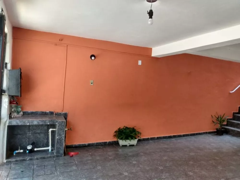 Casa à venda com 3 quartos, 148m² - Foto 4