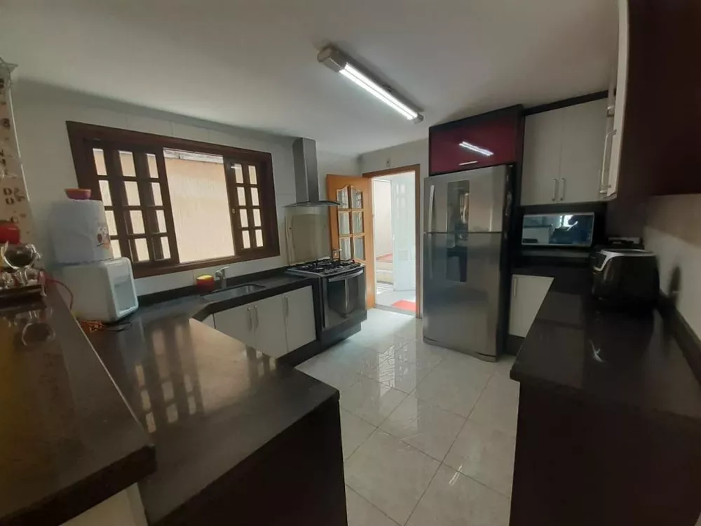 Sobrado à venda com 3 quartos, 230m² - Foto 4