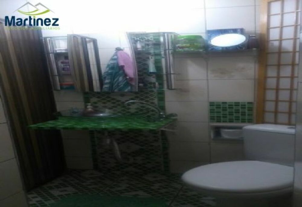 Sobrado à venda com 2 quartos, 200m² - Foto 2