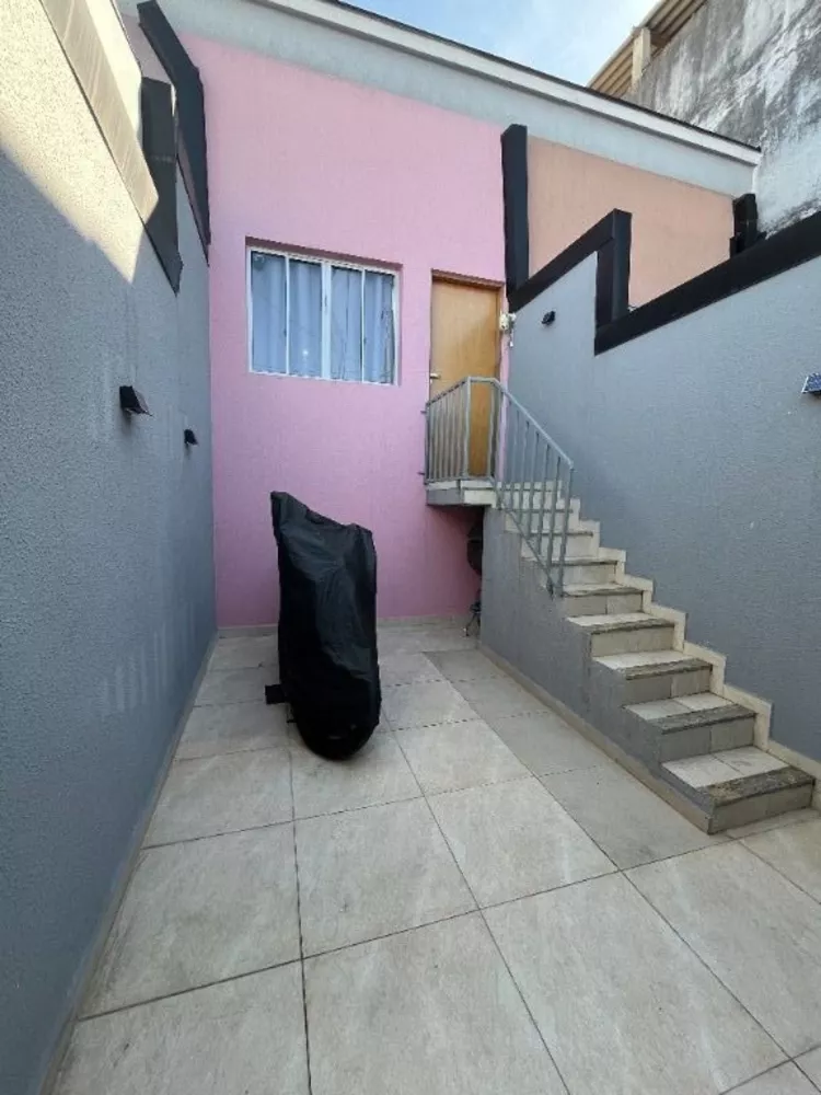 Casa à venda com 2 quartos, 70m² - Foto 4