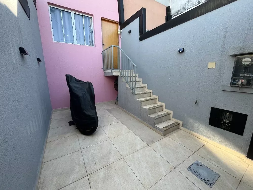 Casa à venda com 2 quartos, 70m² - Foto 2