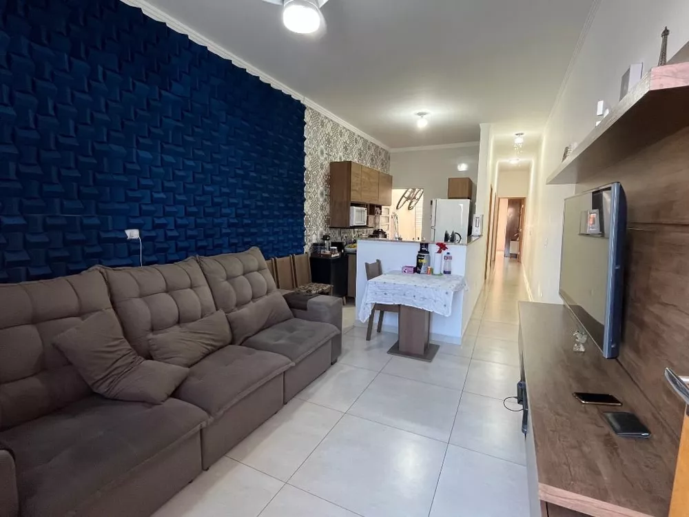 Casa à venda com 2 quartos, 70m² - Foto 1