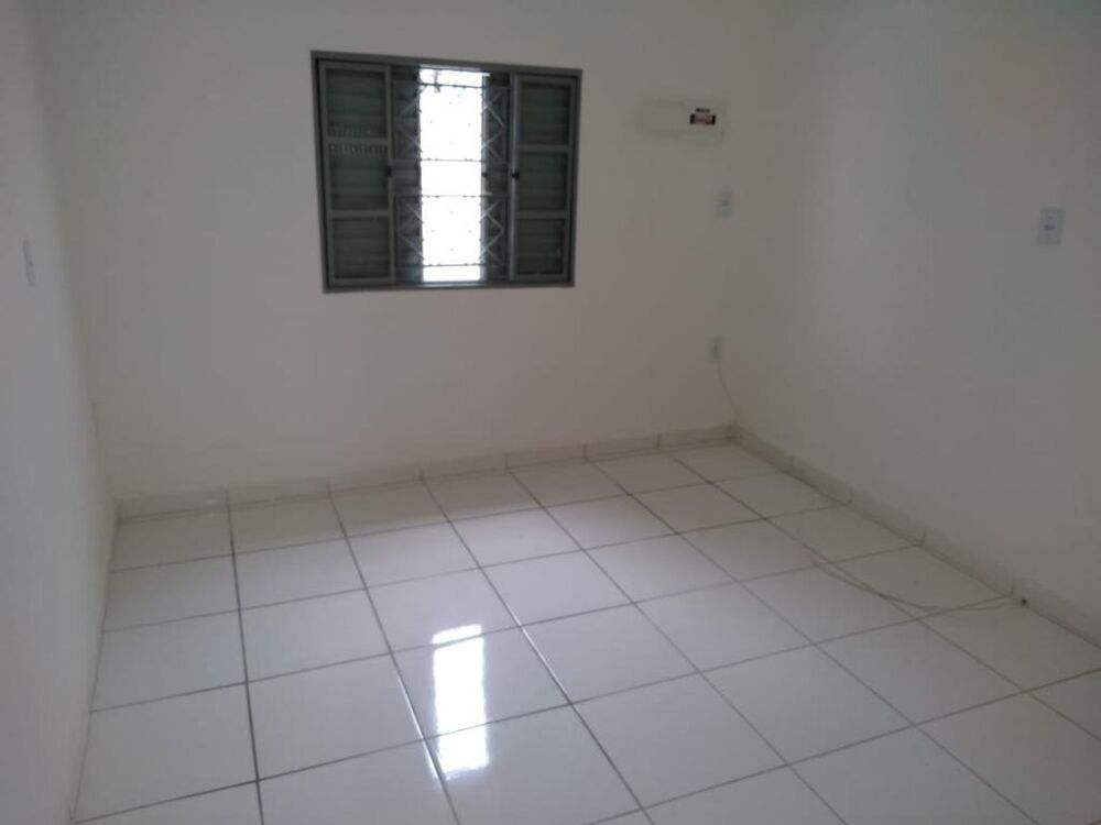 Casa para alugar com 1 quarto, 40m² - Foto 2