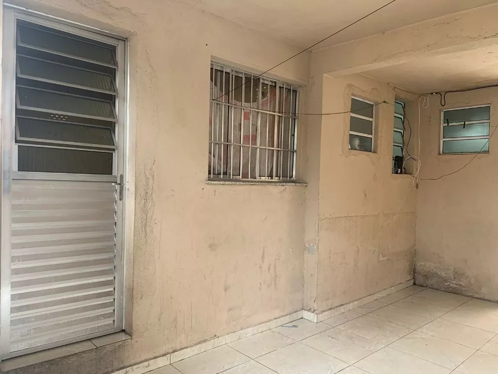 Casa à venda com 5 quartos, 150m² - Foto 4