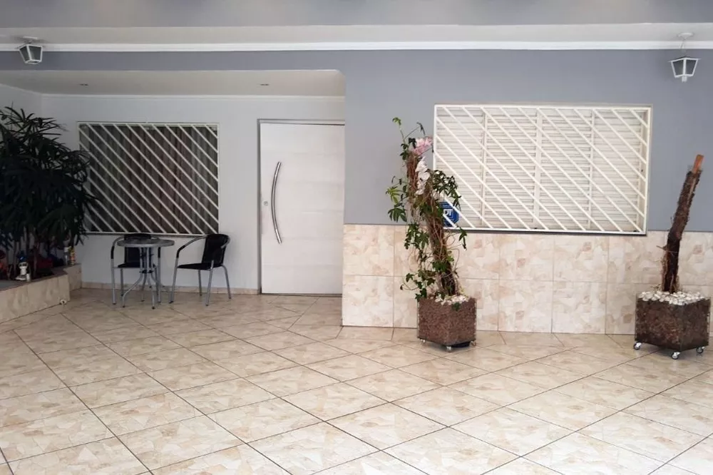Casa à venda com 4 quartos, 260m² - Foto 2