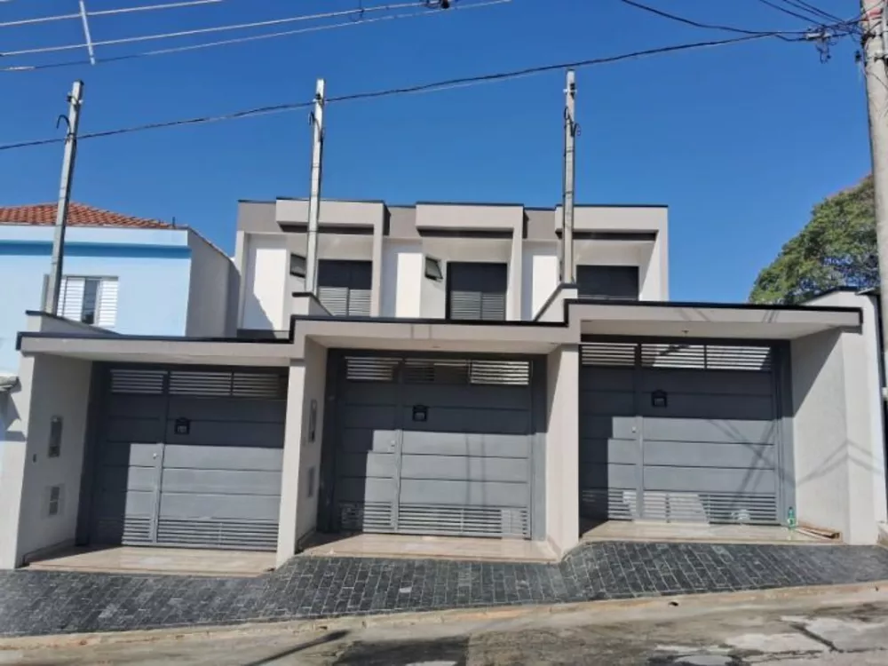 Sobrado à venda com 3 quartos, 120m² - Foto 1