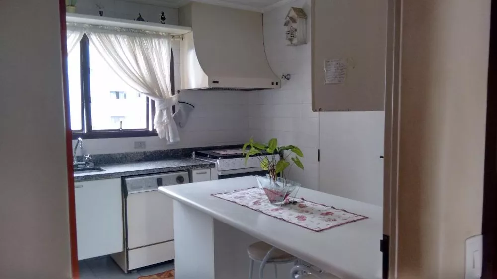 Apartamento à venda com 3 quartos, 156m² - Foto 4