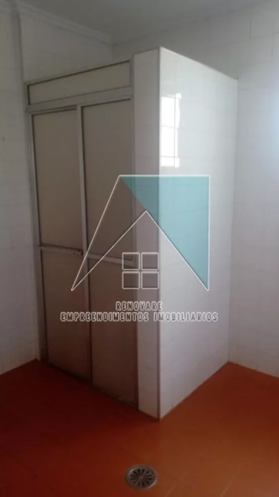 Apartamento para alugar com 3 quartos, 139m² - Foto 2