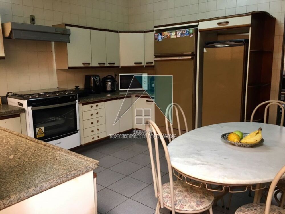 Casa à venda com 5 quartos, 190m² - Foto 2